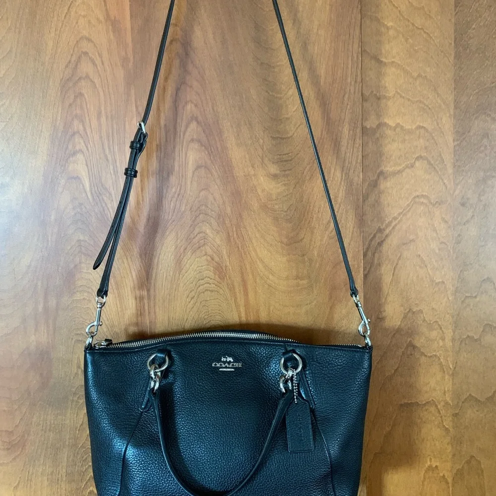 Coach Crossbody Pebble Leather Like New